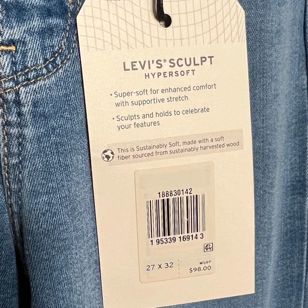 Levi’s | NWT Women’s 724 High Rise Straight Leg Jeans - Light Wash